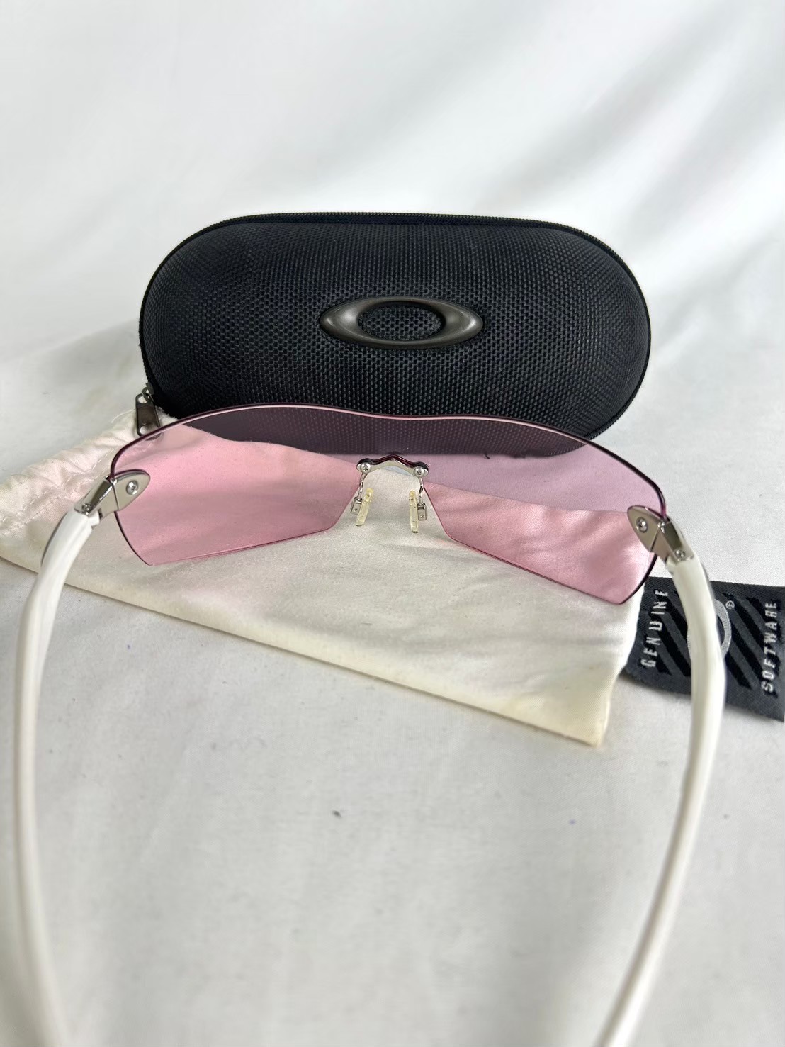 Oakley Dartboard Polished Sunglasses - Image 4