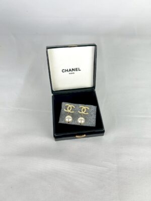 Chanel CC Logo Pearl Earrings Y2009