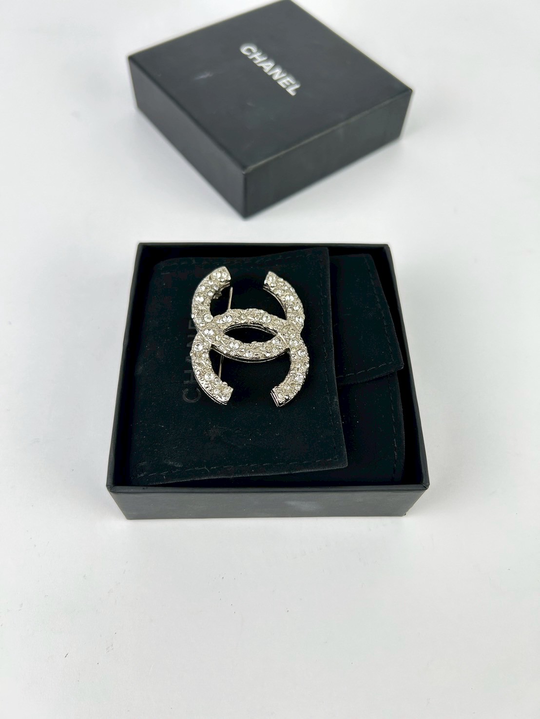 Chanel Logo Cc Brooch Y2015 - Image 4