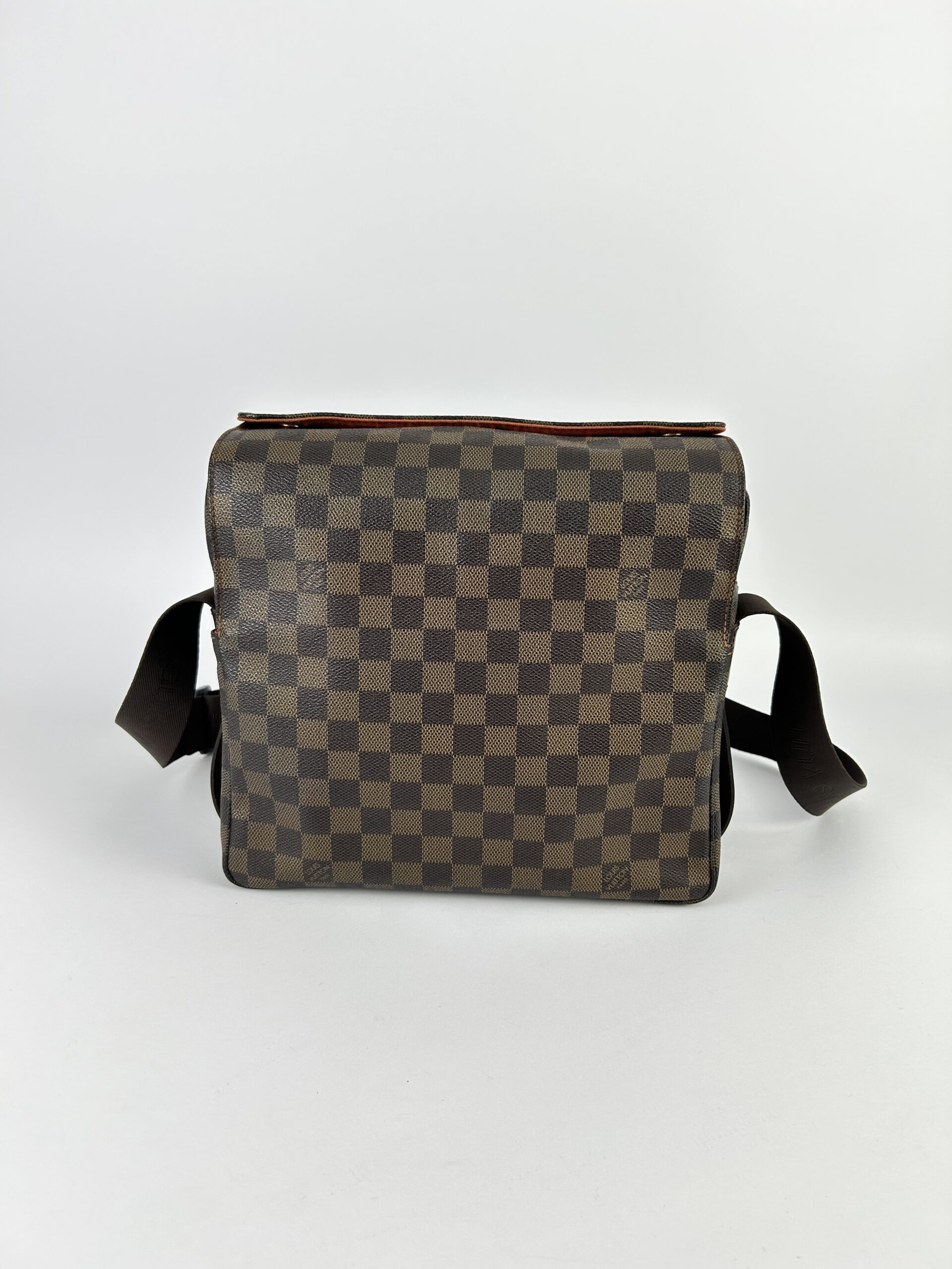 LouisVuitton Naviglio Messenger Damier bag Y2004 - Image 3