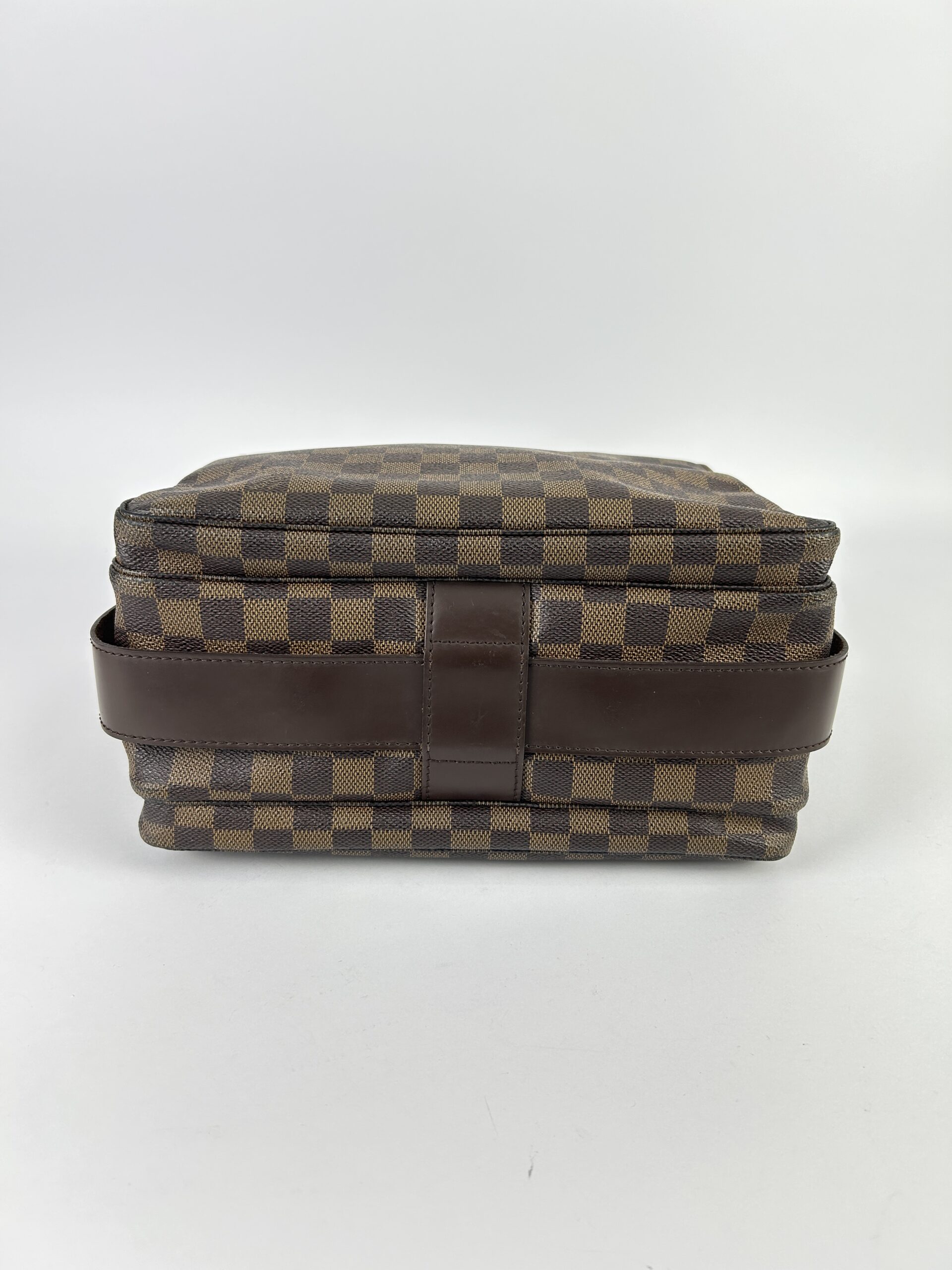 LouisVuitton Naviglio Messenger Damier bag Y2004 - Image 4
