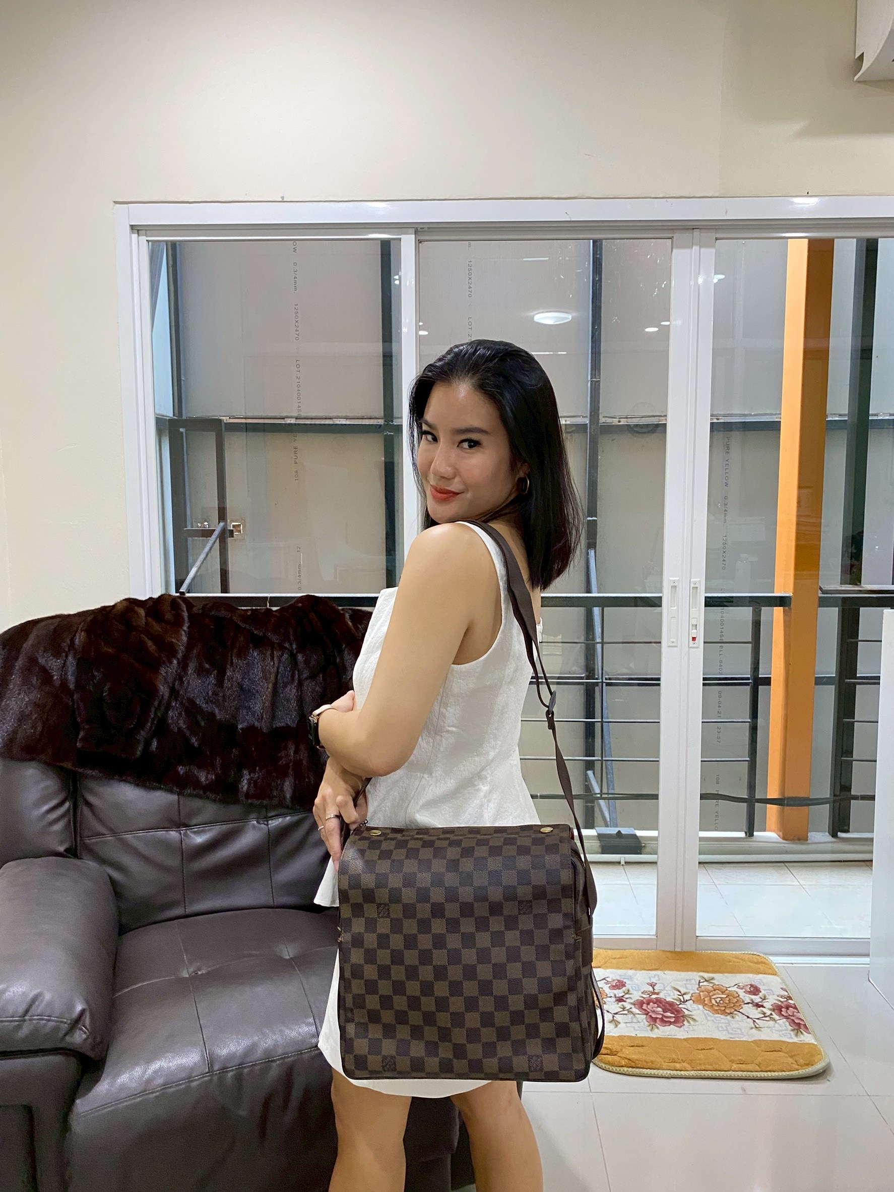 LouisVuitton Naviglio Messenger Damier bag Y2004 - Image 2
