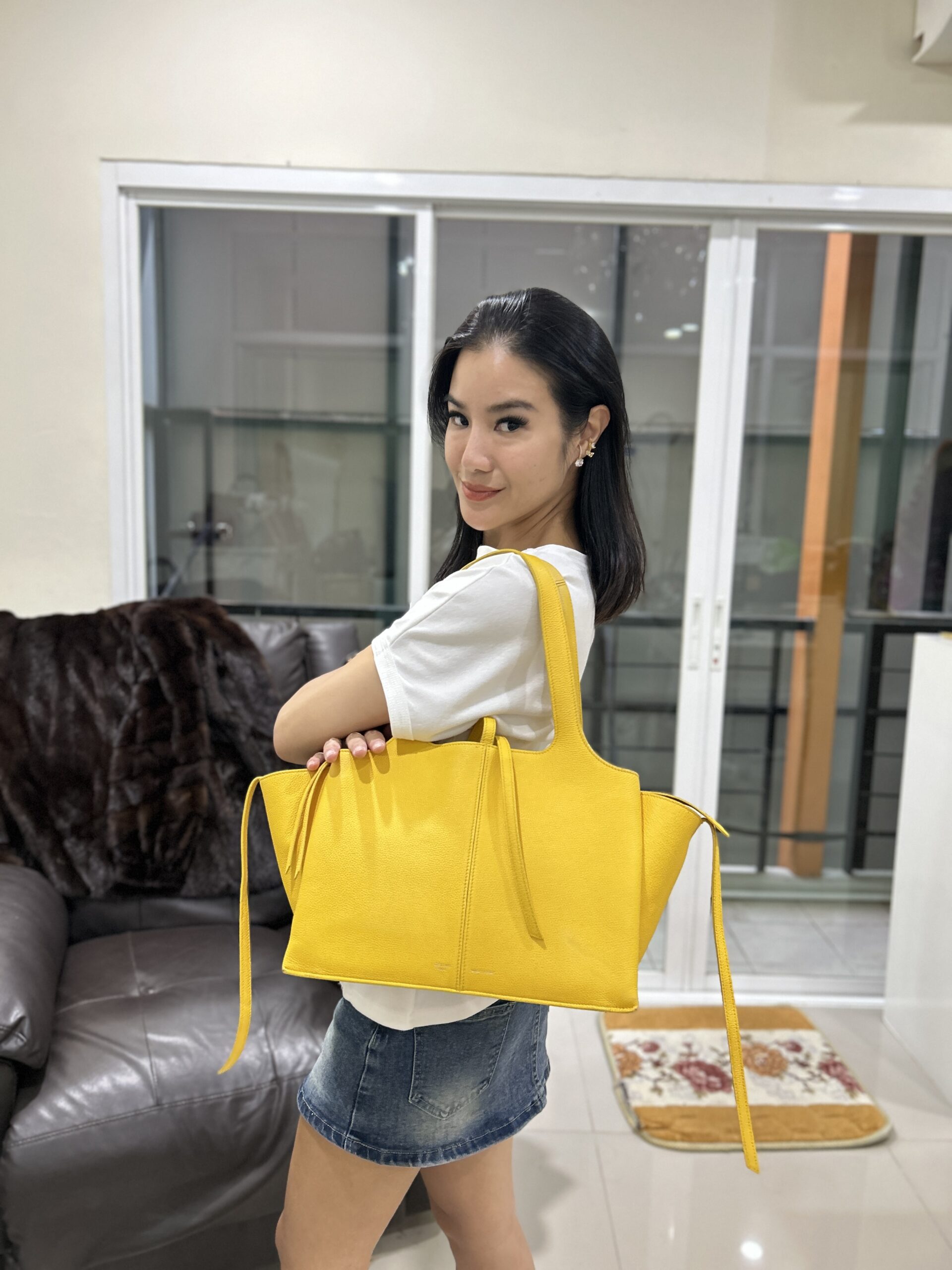 Celine Natural Tri-Fold Shoulder bag Y2016 - Image 2