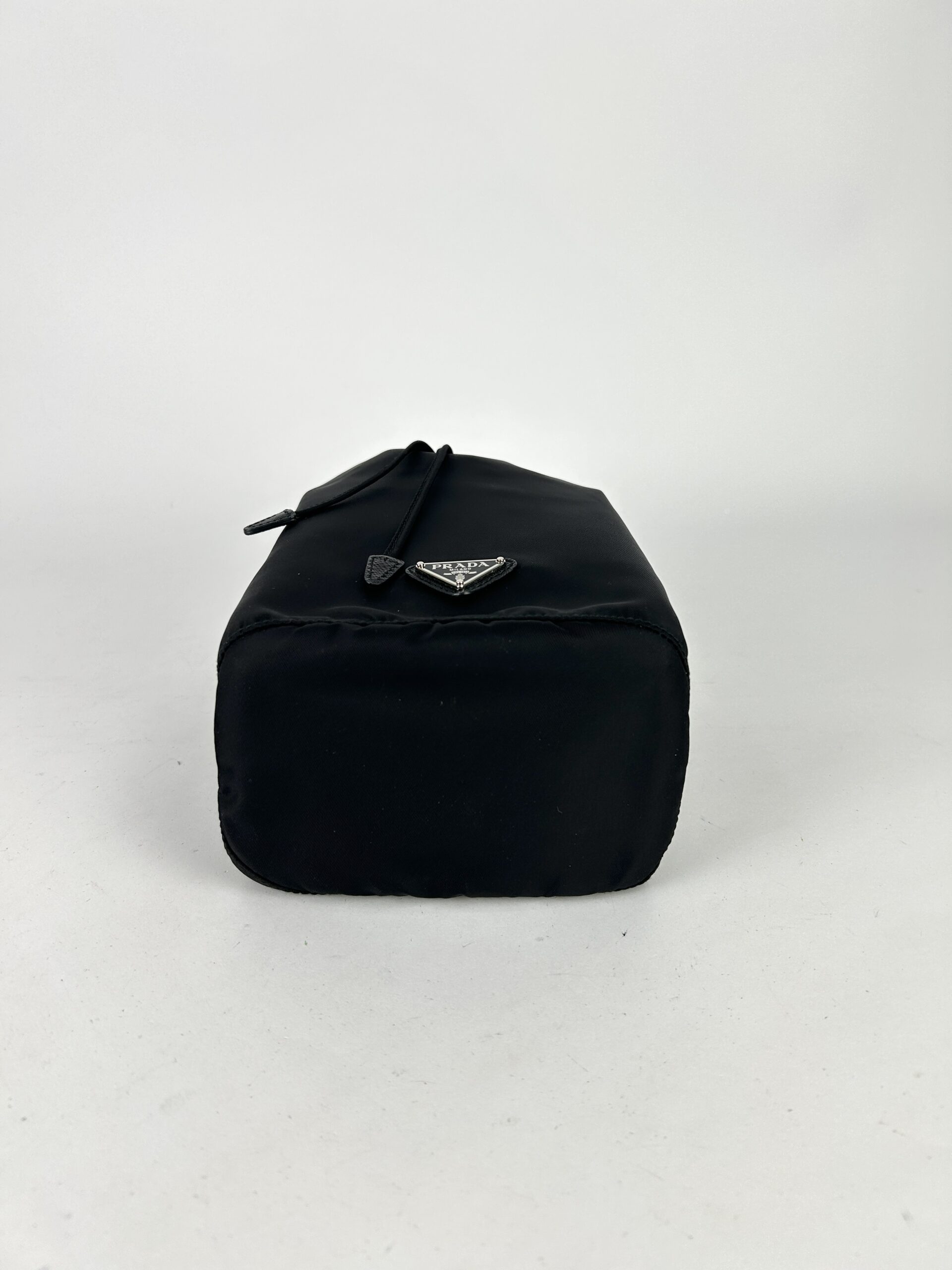 Prada Re-Nylon Bucket Pouch & Crossbody bag RFID Y2024 - Image 4