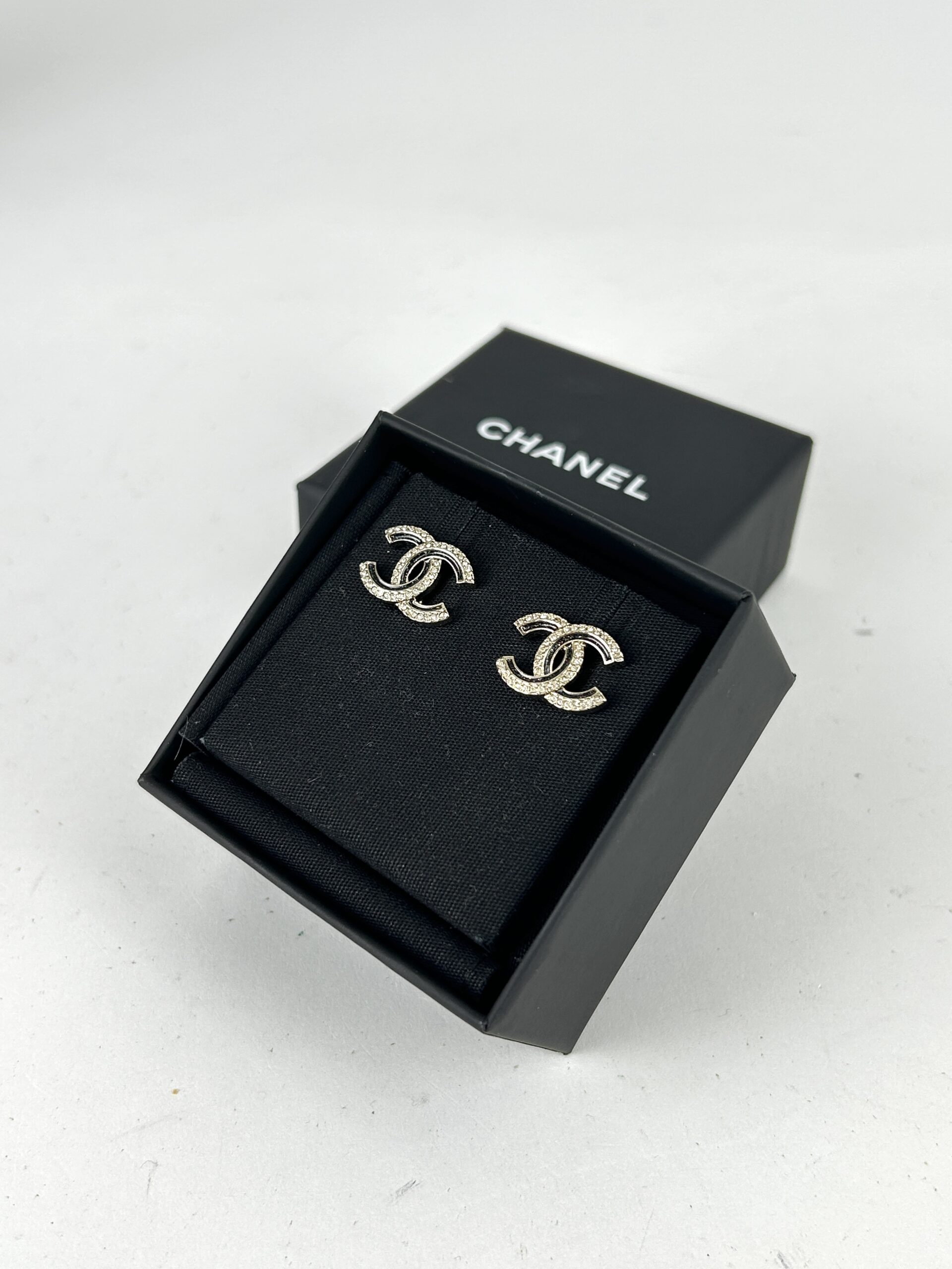 Chanel CC Crystal Earrings Y2026 - Image 4