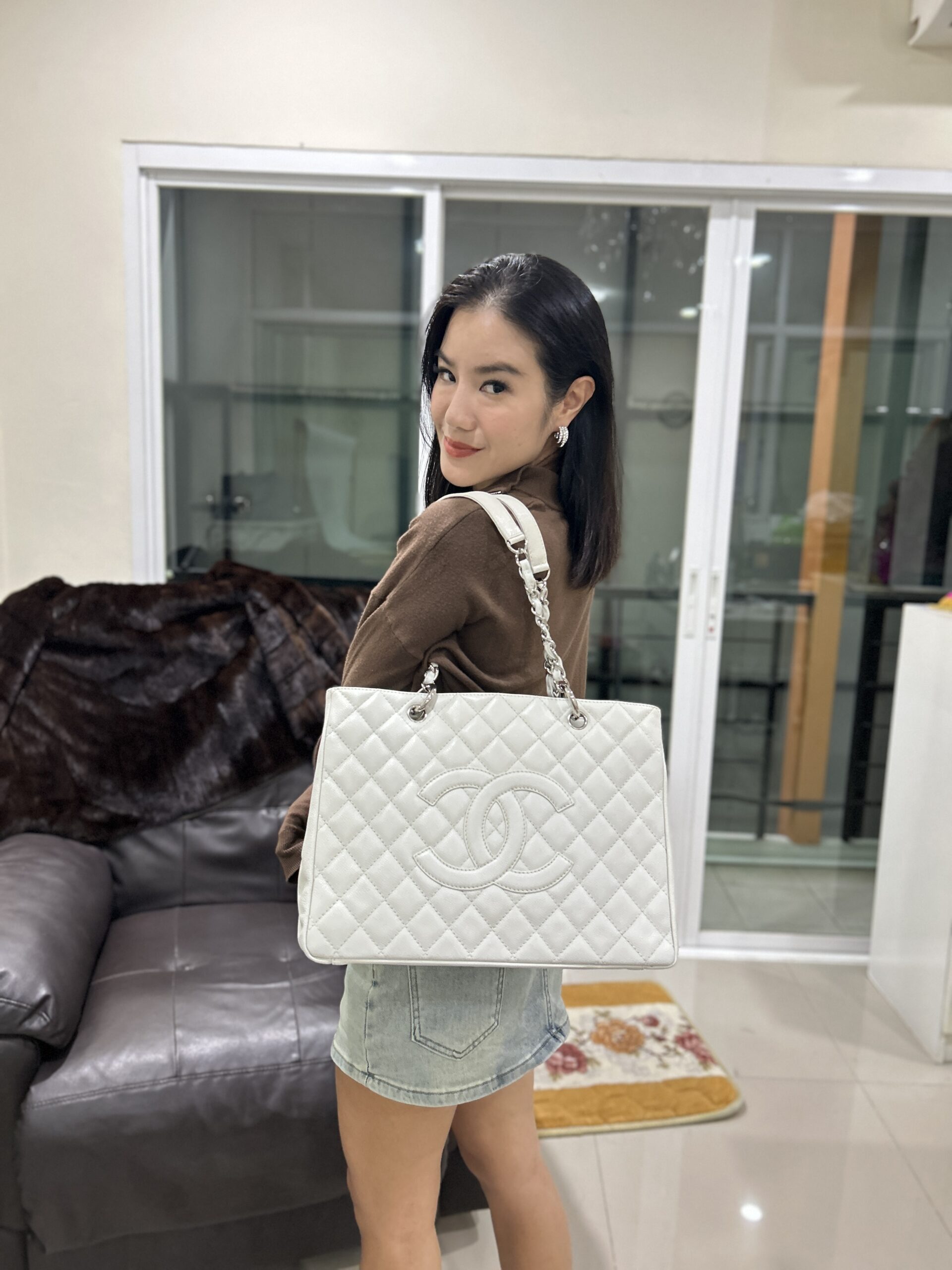 Chanel Grand Shopping Tote (GST) holo11 - Image 2