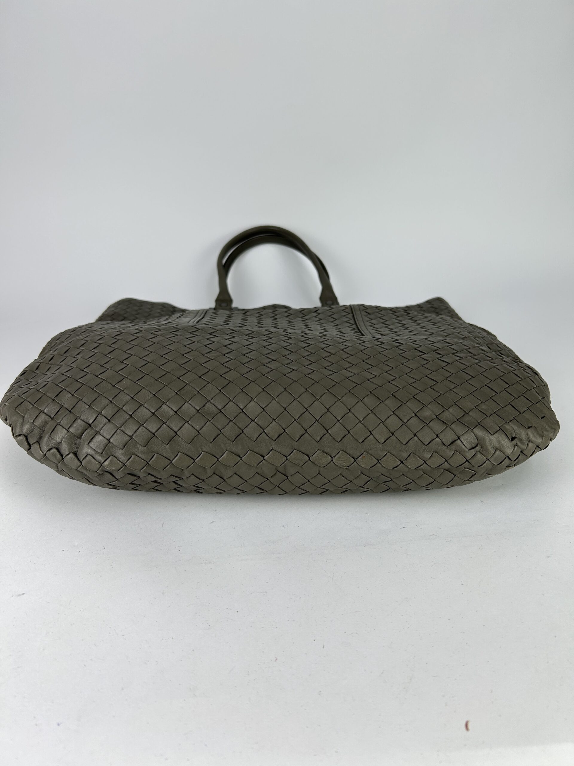 Bottega Nappa Large Flat Tote bag - Image 4