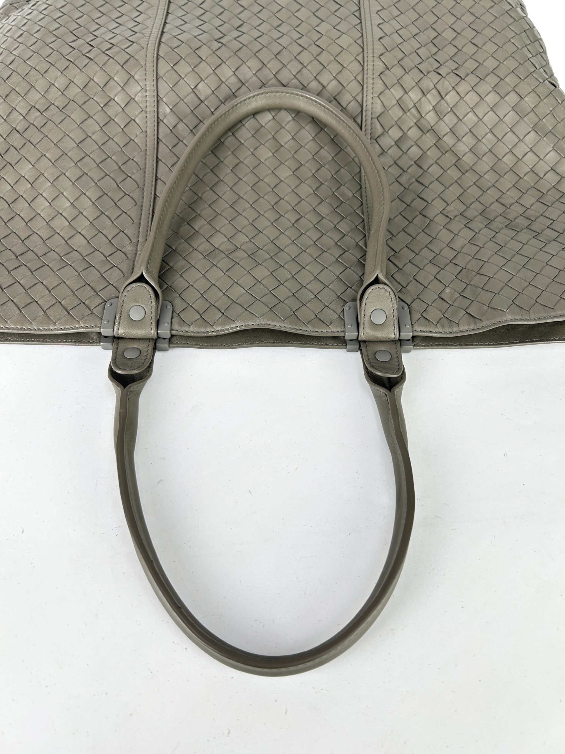 Bottega Nappa Large Flat Tote bag - Image 5