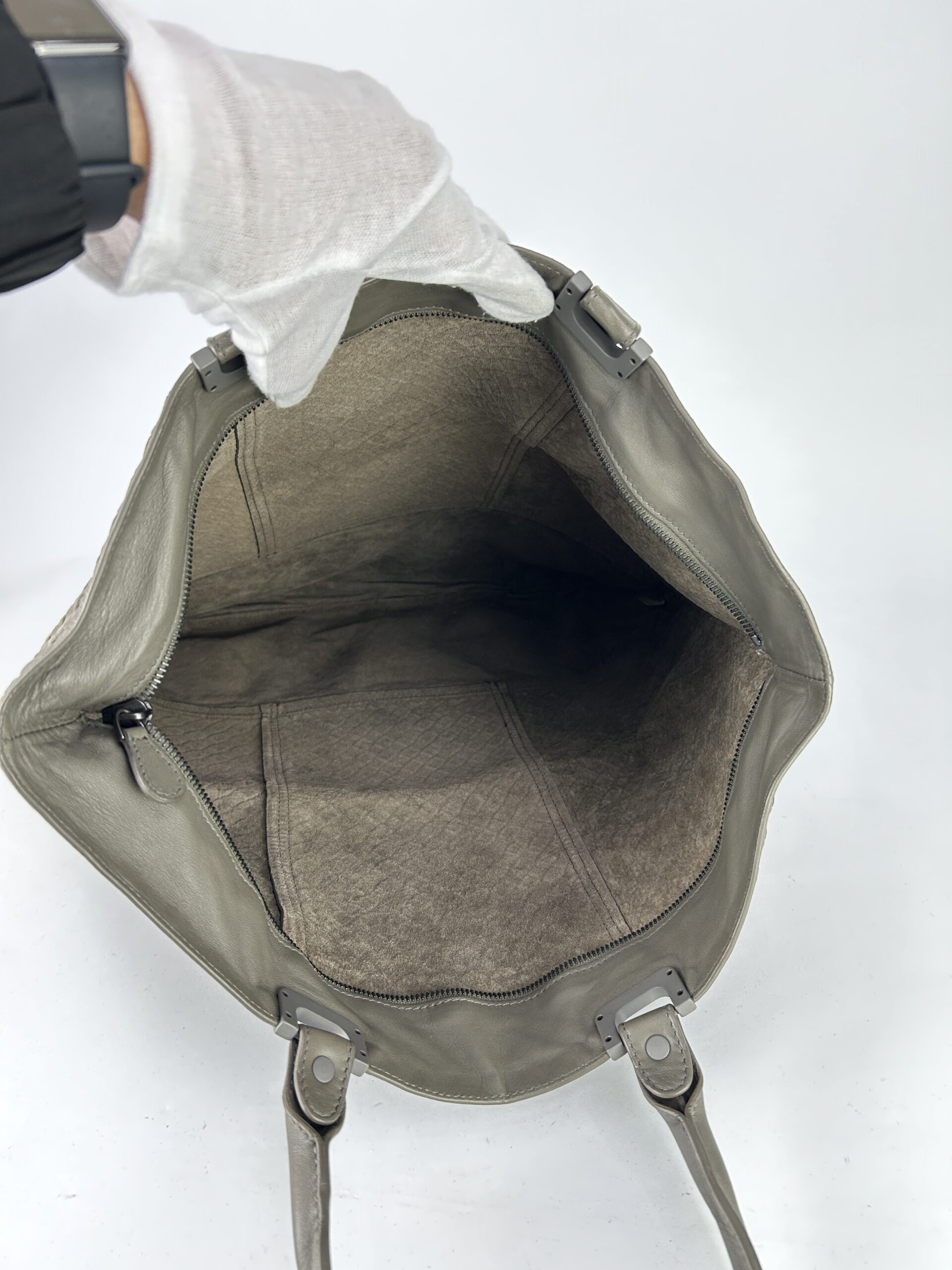 Bottega Nappa Large Flat Tote bag - Image 6