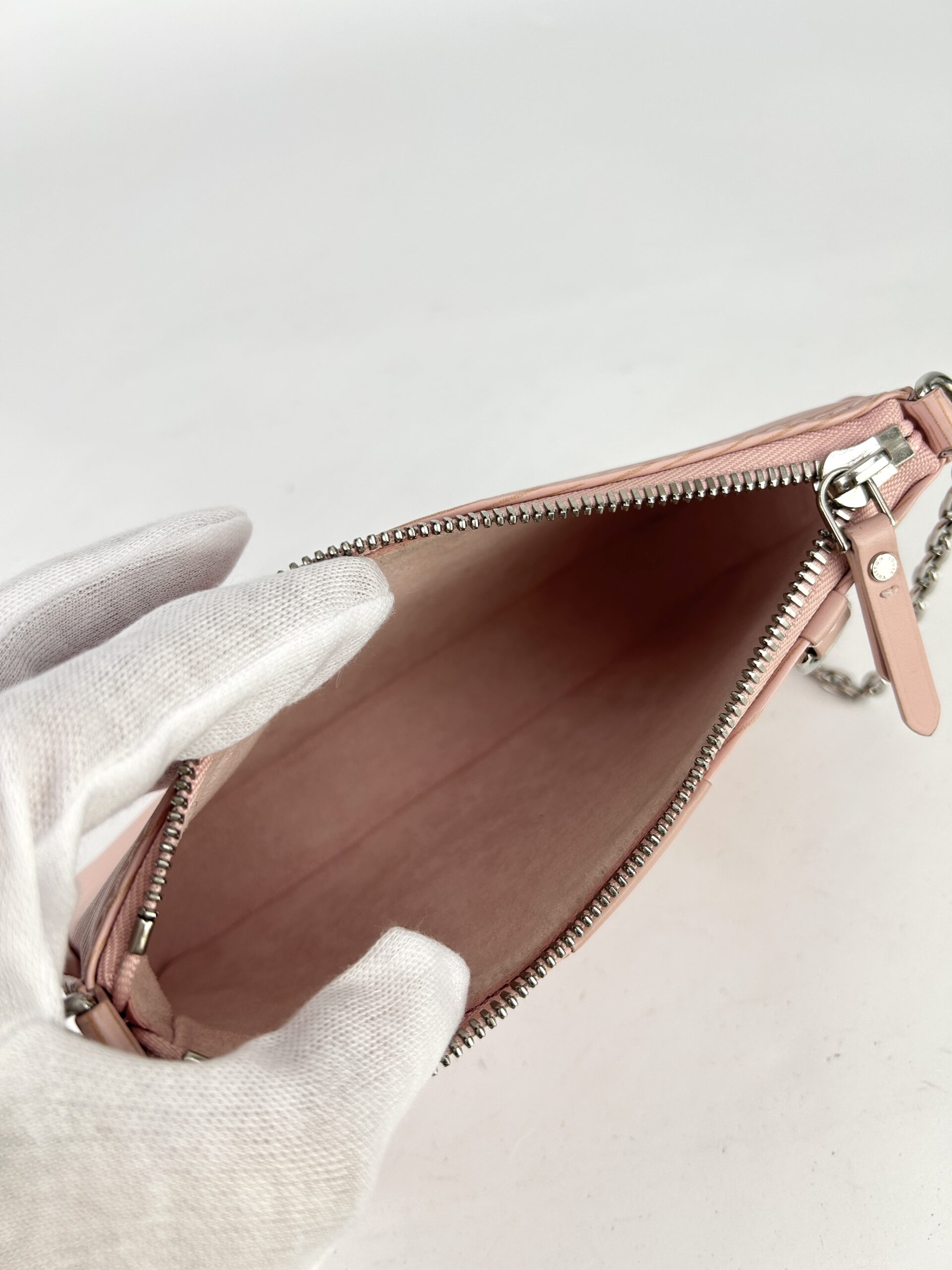 LouisVuitton Eip Easy Pouch Strap Y2022 - Image 5