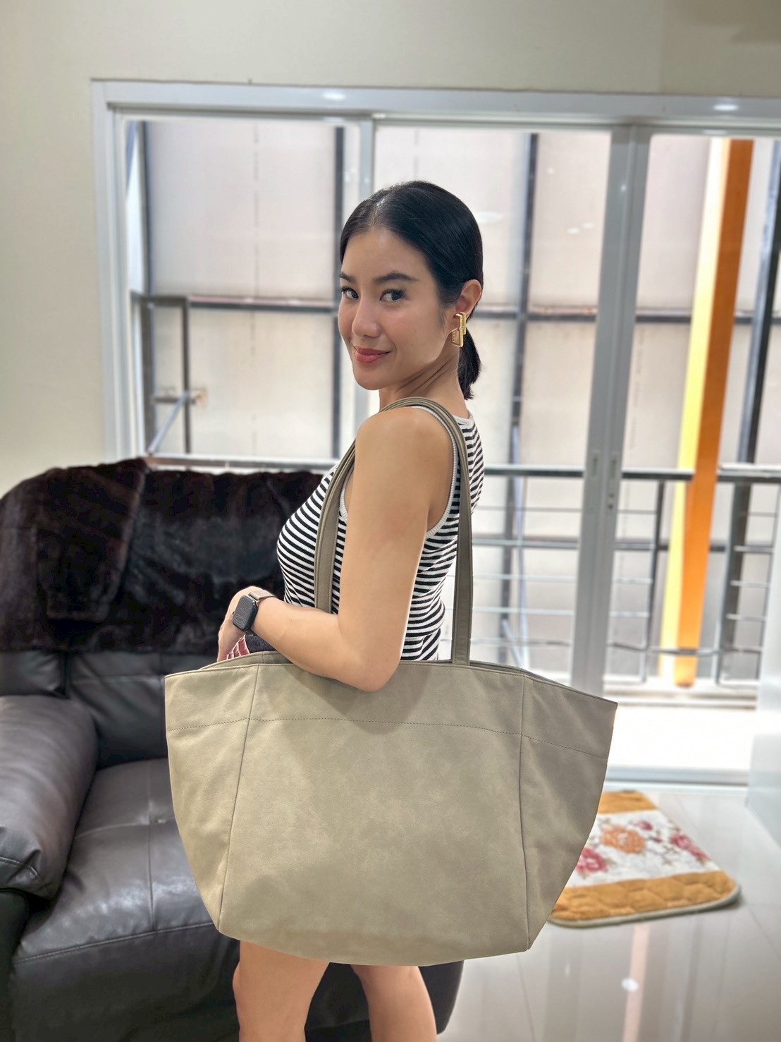 Mardi Mercredi Suede Large Tote bag - Image 2