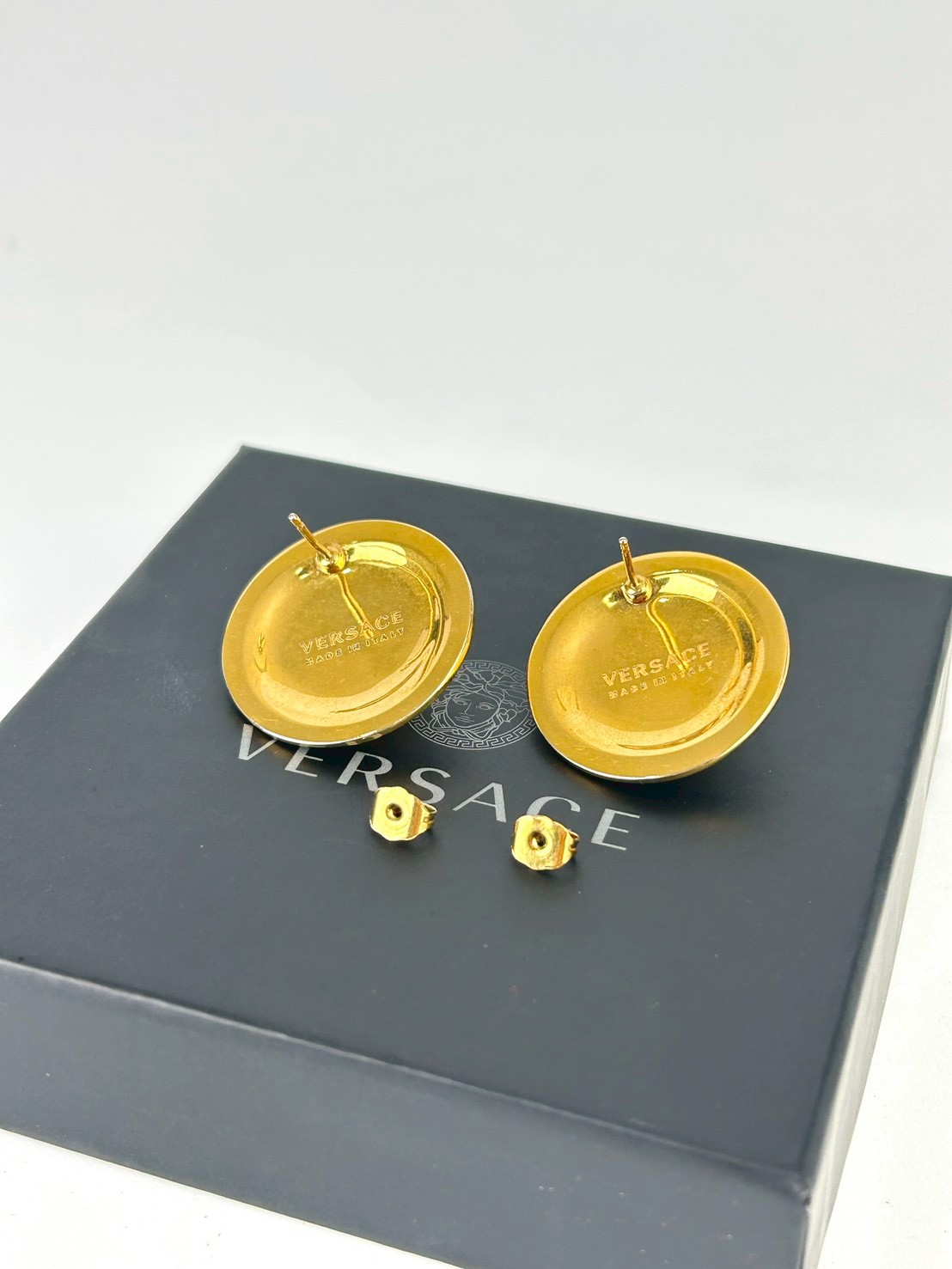 Versace Tribute Medusa Earrings Y2023 - Image 6