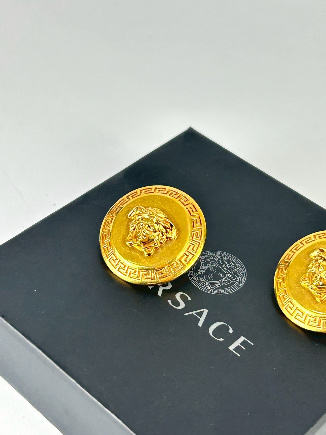 Versace Tribute Medusa Earrings Y2023 - Image 4