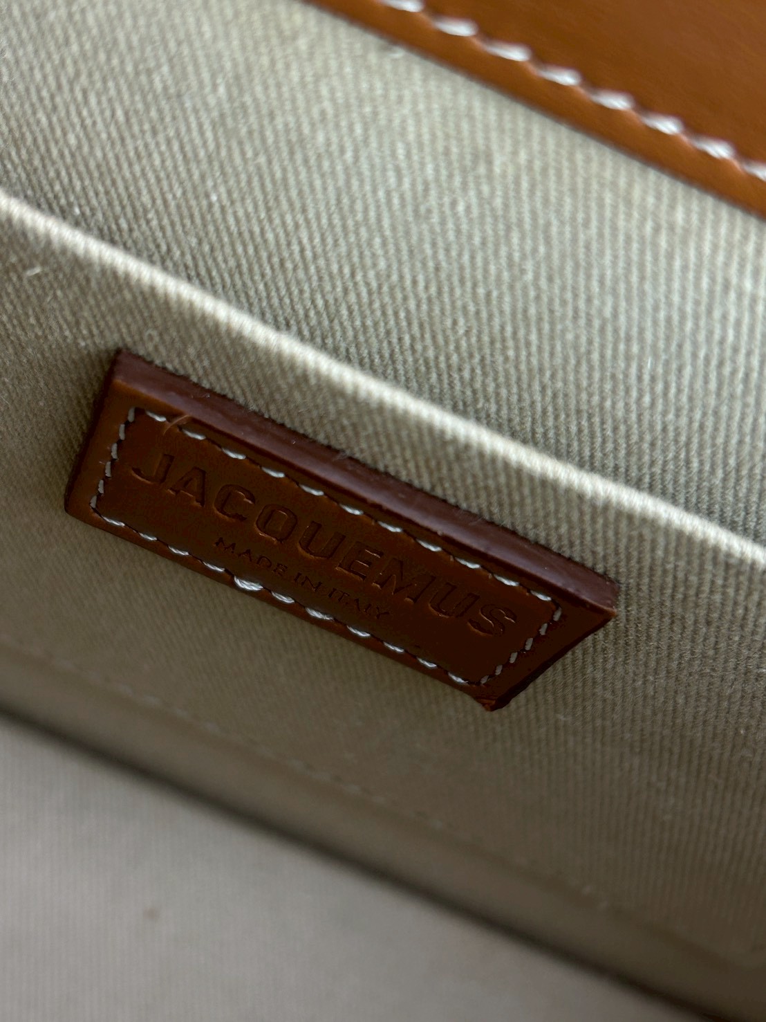 Jacquemus Le Chiquito Moyen Bag - Image 6