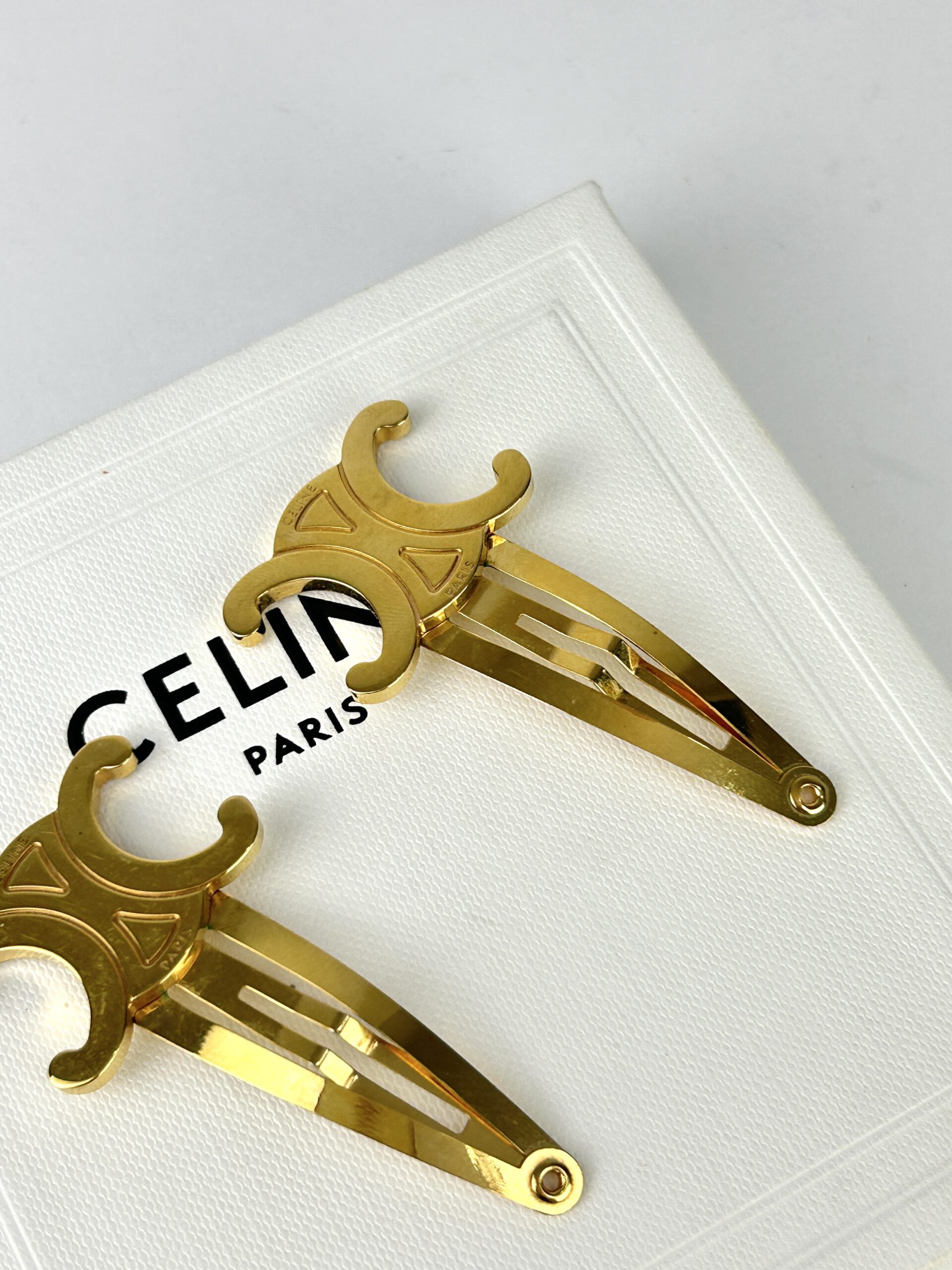 Celine Triomphe Snap Hair Clips Set 2 ชิ้น Y2023 - Image 6