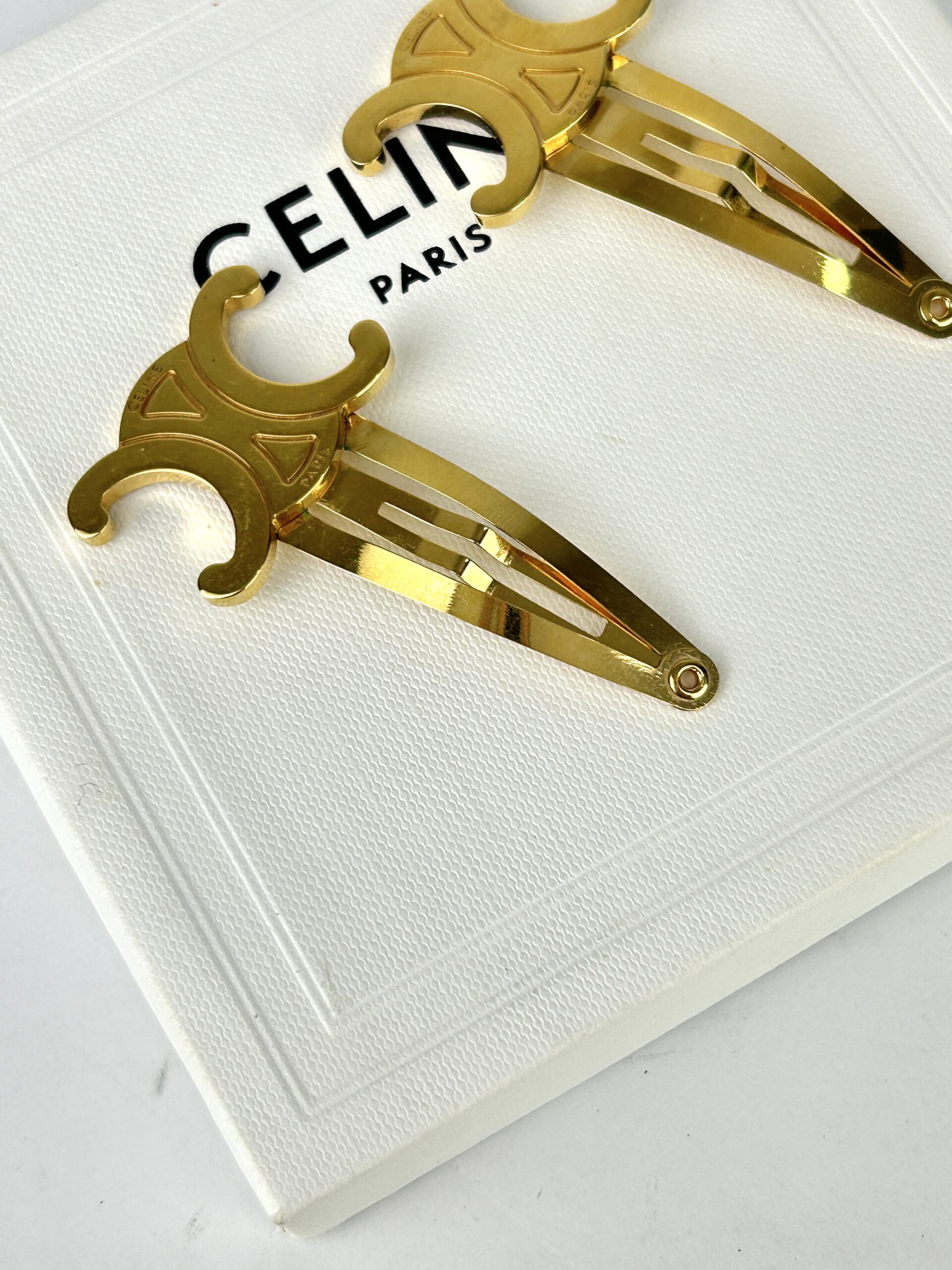 Celine Triomphe Snap Hair Clips Set 2 ชิ้น Y2023 - Image 5