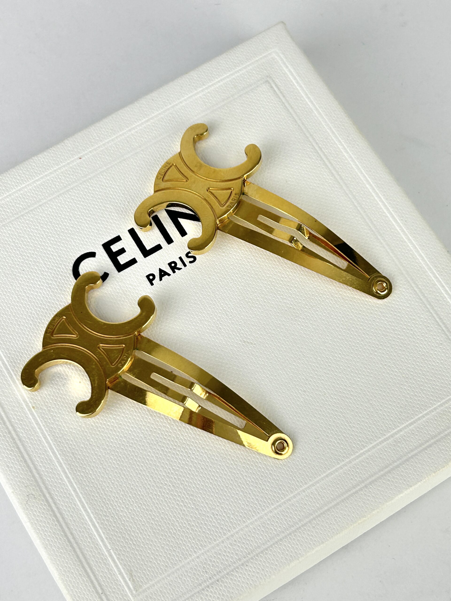 Celine Triomphe Snap Hair Clips Set 2 ชิ้น Y2023 - Image 2