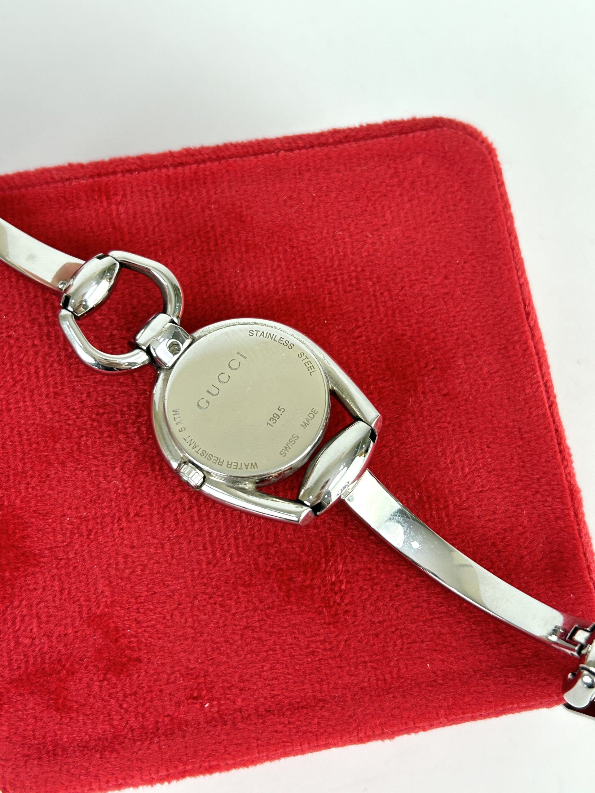 Gucci Ladies Quartz Watch - Image 6