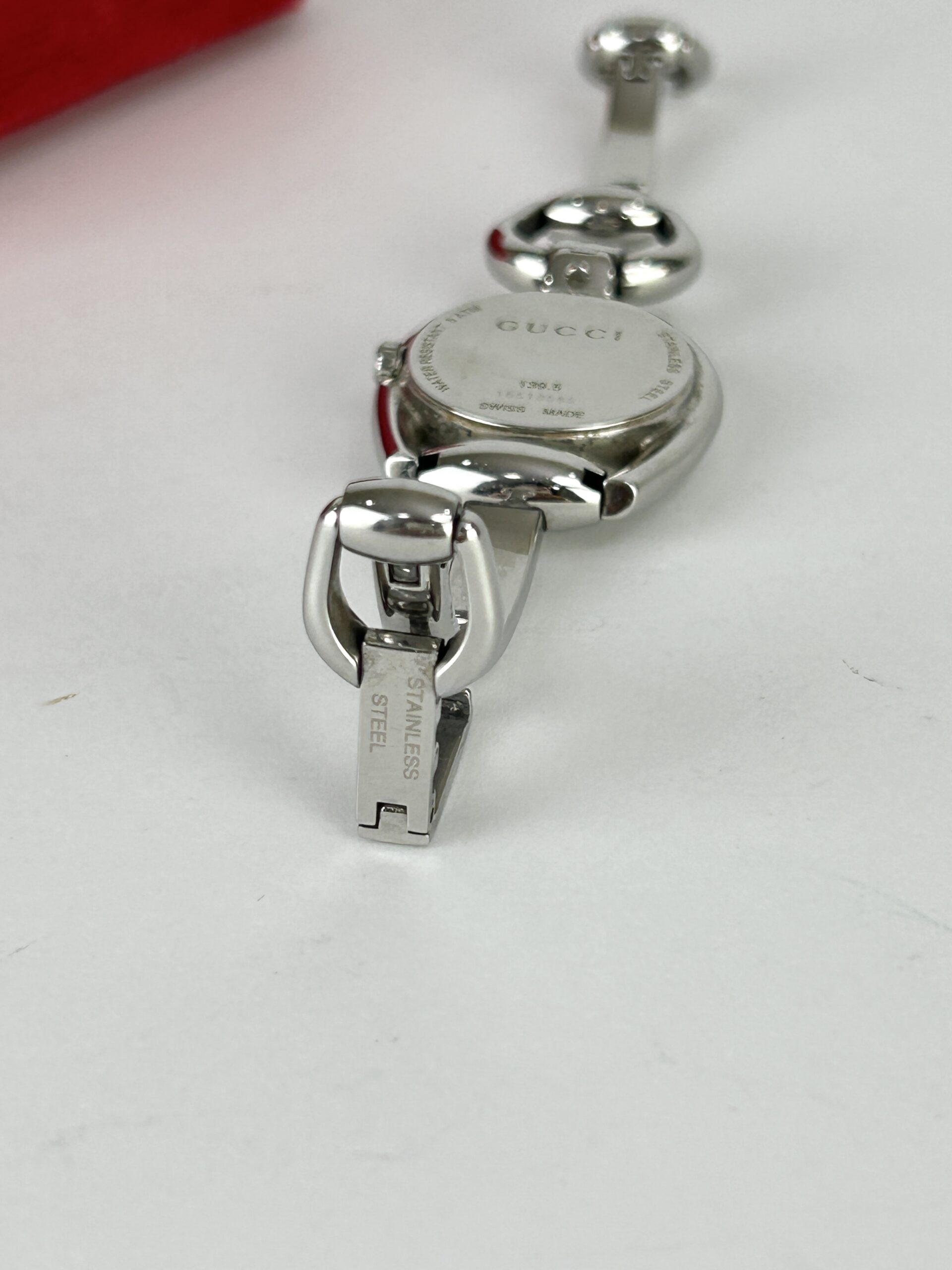 Gucci Ladies Quartz Watch - Image 4
