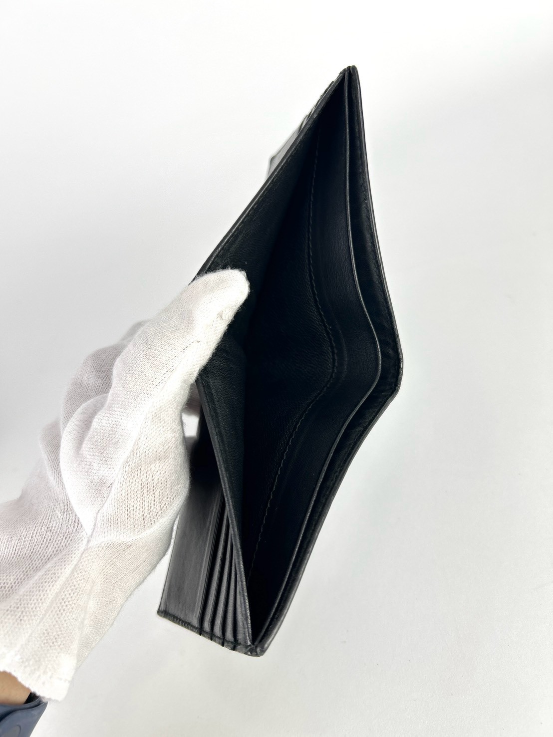 Bottega Intrecciato Bi-Fold Wallet - Image 5