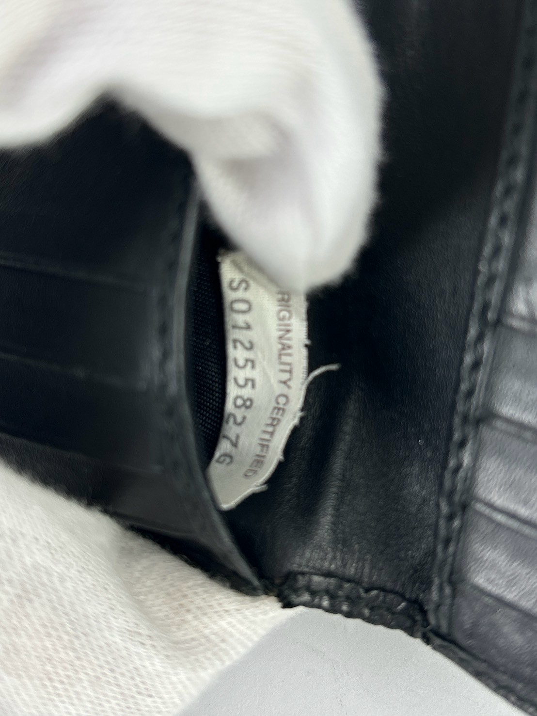 Bottega Intrecciato Bi-Fold Wallet - Image 6