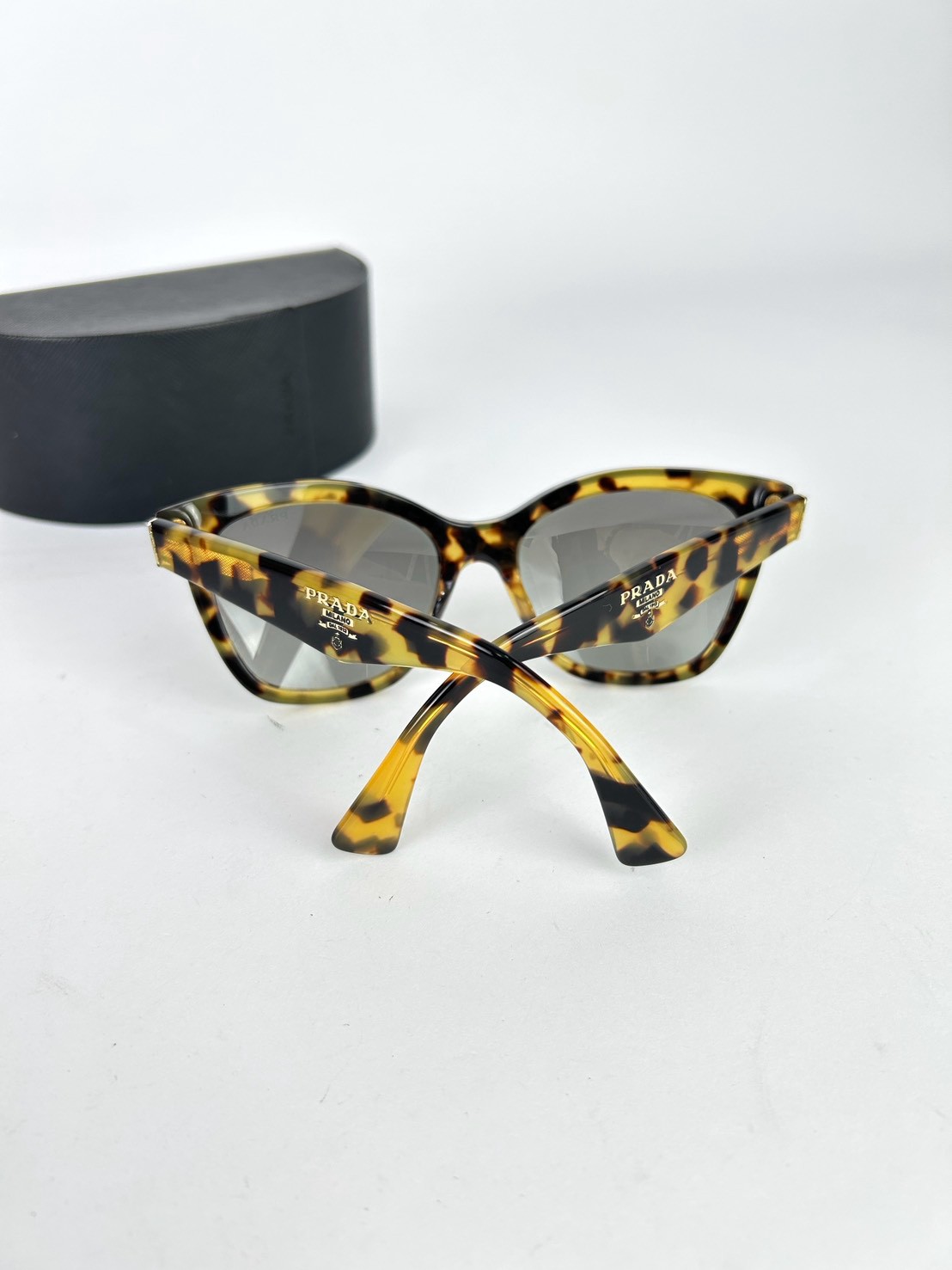 Prada SPR20P Sunglasses - Image 5
