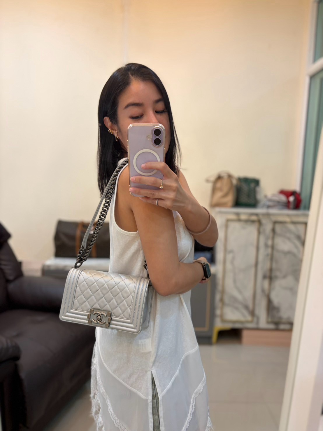 Chanel Boy 8 Flap Bag Holo20 - Image 2