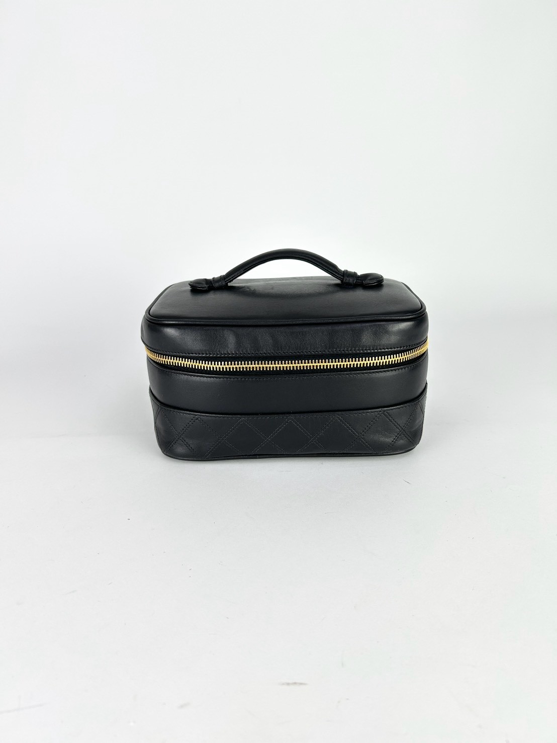 Chanel Vintage Bicoloe Vanity Pouch Holo 2
