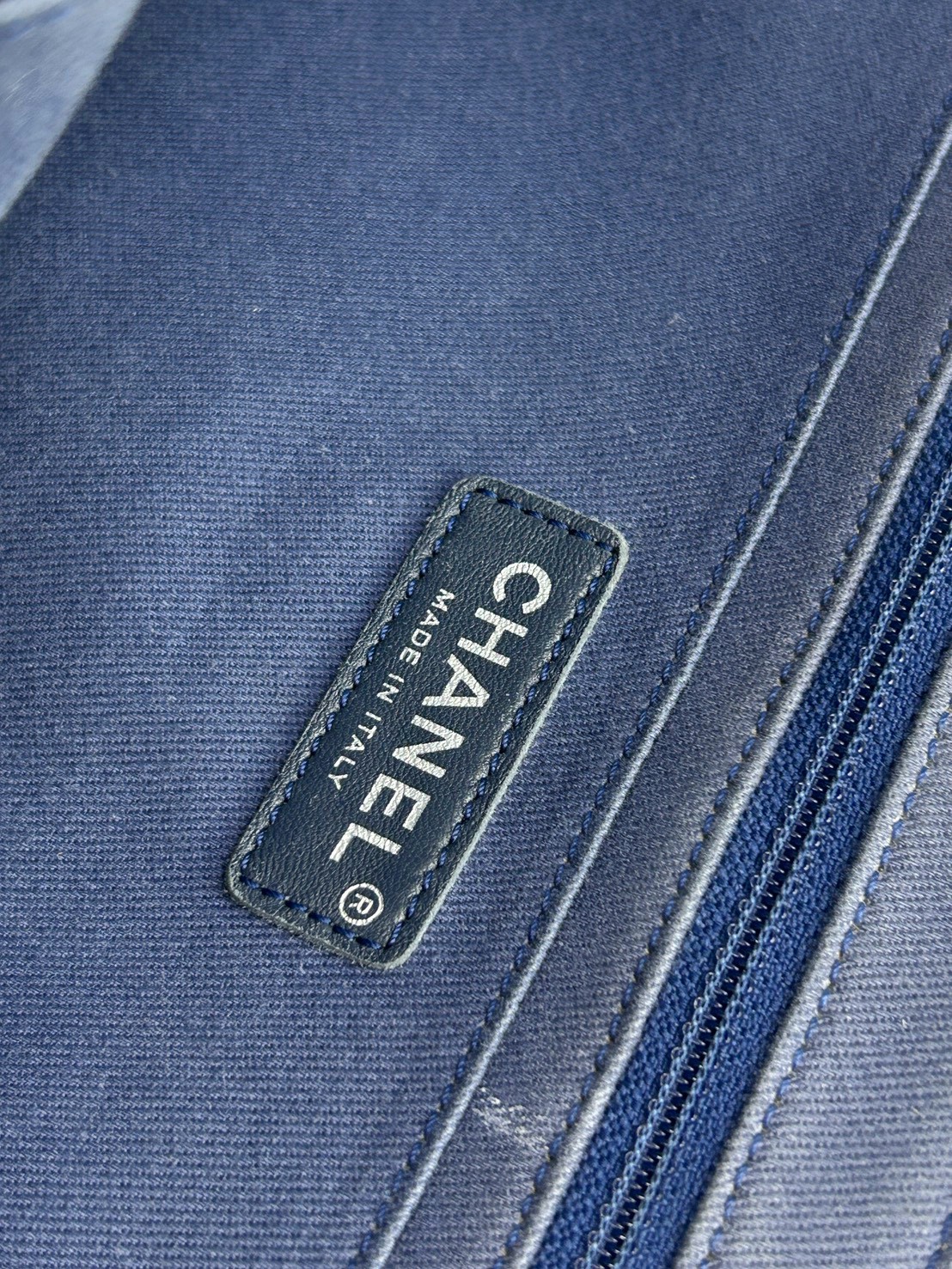 Chanel Urban Shopping Tote bag Holo23 - Image 6