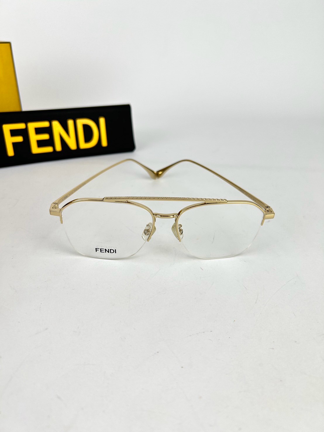 Fendi FE50033U Eyeglasses - Image 2
