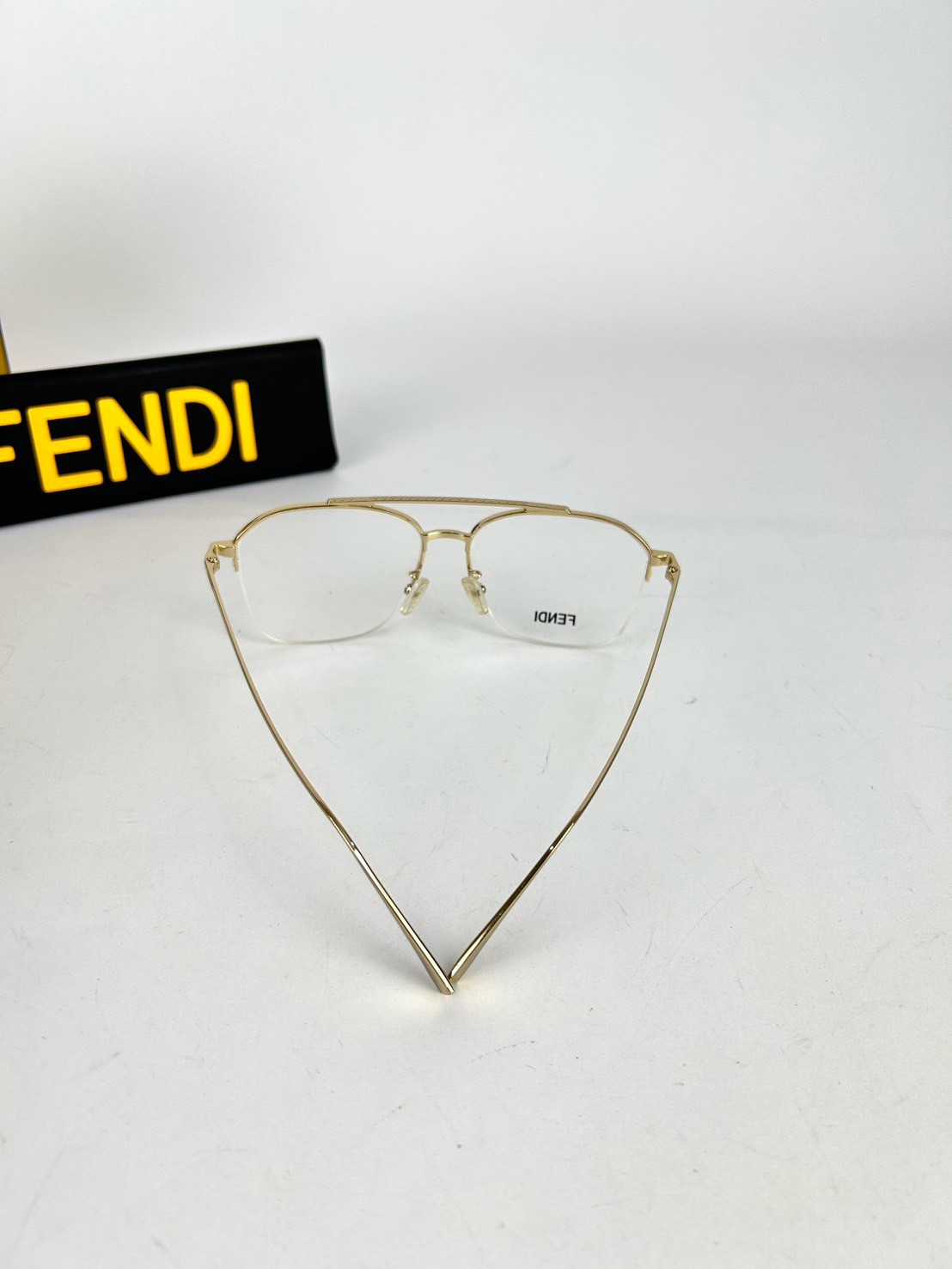 Fendi FE50033U Eyeglasses - Image 3
