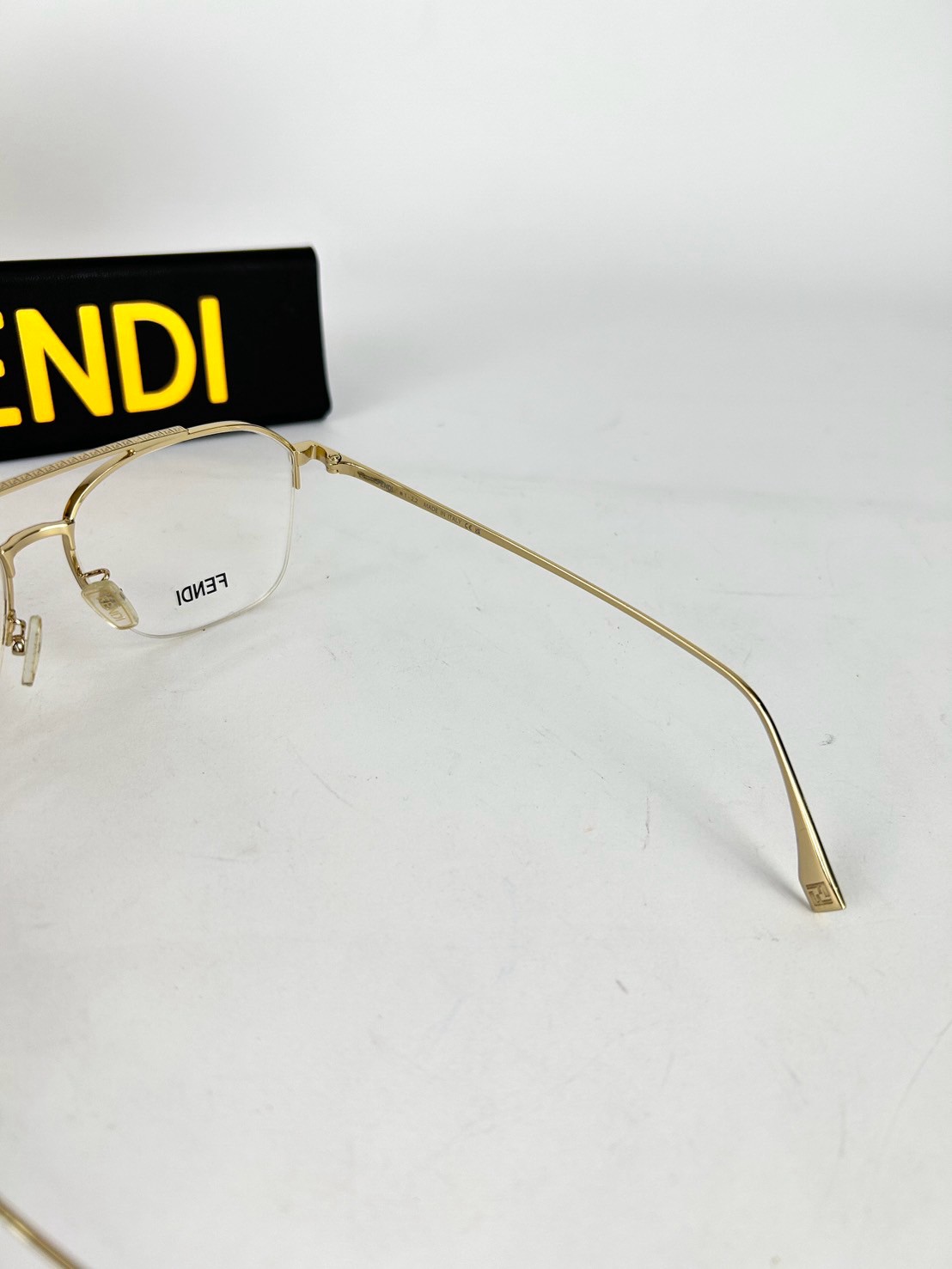 Fendi FE50033U Eyeglasses - Image 5