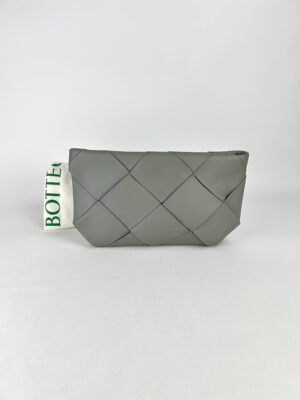 Bottega Maxi Intrecciato Clutch bag